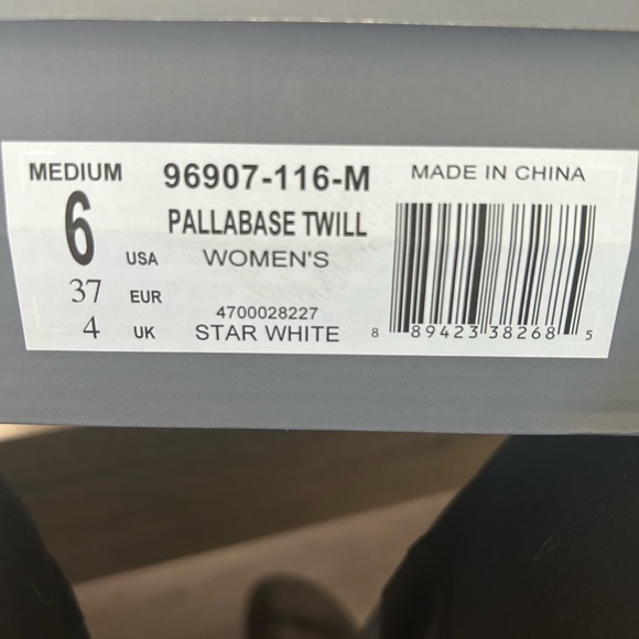 Palladium Women's white Sneaker boot 
Size 6 - Picture 4 of 4